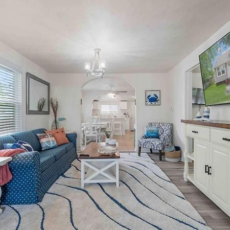 Beach Bungalow - 1 Block To Beach - Pets Welcome! ノーフォーク エクステリア 写真
